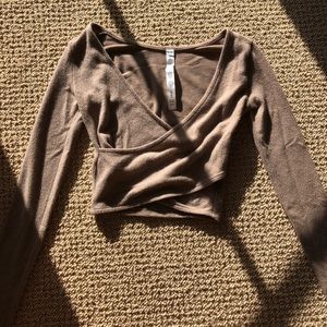 Alo yoga Amelia luxe long sleeve crop